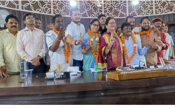 नगर निगम कार्यकारिणी में सर्वसम्मति से सदस्य चुने गए पार्षद मनोज राठौर-कानपु