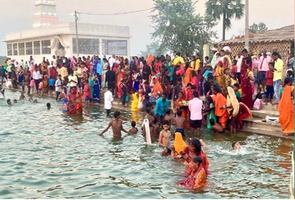 छठ घाट ग्राम मुस्तफापुर, नालंदा में मनाया छठ पूजा का चौथा दिवस, दिया प्रातकालीन अर्घ्य