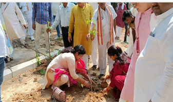 भाजपा ने किया वृहद वृक्षारोपण कार्यक्रम का संचालन ,संचारी रोग नियंत्रण अभियान का हुआ शुभारंभ