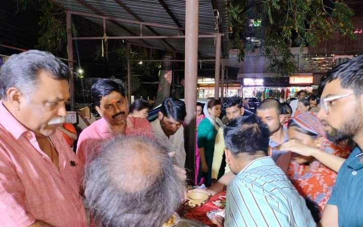 श्री बालाजी शक्तिपीठ भूतनाथ इंदिरा नगर लखनऊ में, भंडारे में प्रसाद वितरण किया-बीते दिवस मंगलवार को श