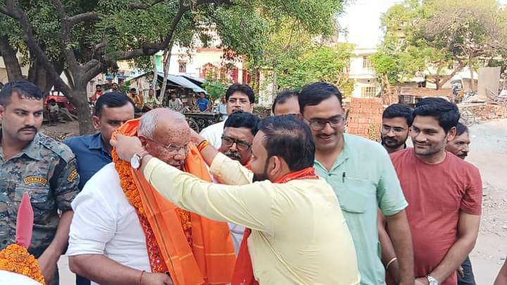 सकरा  के स्थानीय भाजपा कार्यालय में वैश्य समाज के कार्यकर्ताओं की विशेष बैठक का किया आयोजन-