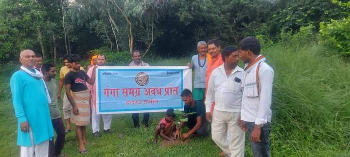 लखनऊ ग्राम दहियाताली मलिहाबाद में "वृक्षारोपण जन जागरण पदयात्रा" का किया आयोजन-बीते दिवस