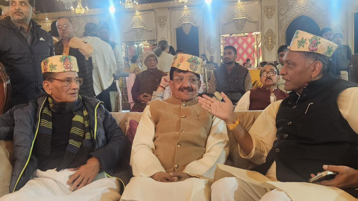 नाम : डॉ. मुरारी मोहन झा
पद : विधायक, केवटी विधानसभा क्षेत्र (बिहार)राजनीतिक क्षेत्र : बिहार विधान स