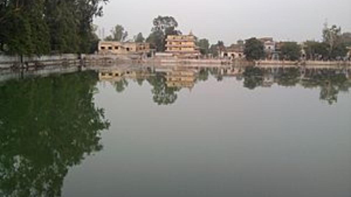 संत रविदास नगर (भदोही): कालीनों की नगरी, आस्था और कला का संगम
उत्तर प्रदेश के हृदय में बसा संत रविदा