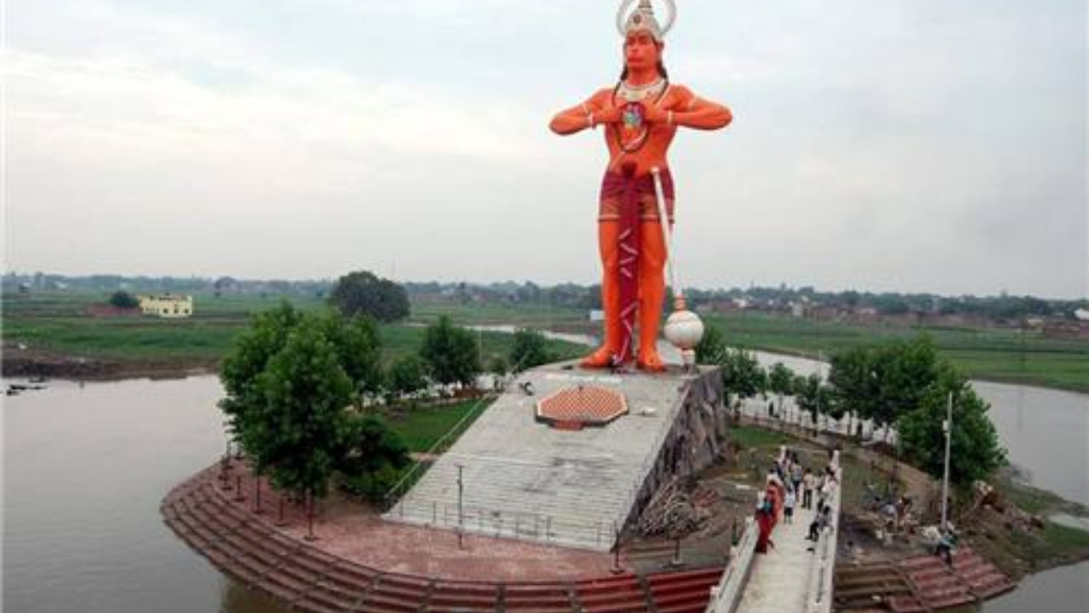 शाहजहाँपुर: गंगा–रामगंगा के संगम पर बसा ‘शौर्य और साहित्य की धरती’
उत्तर प्रदेश के पश्चिमी छोर पर, ग
