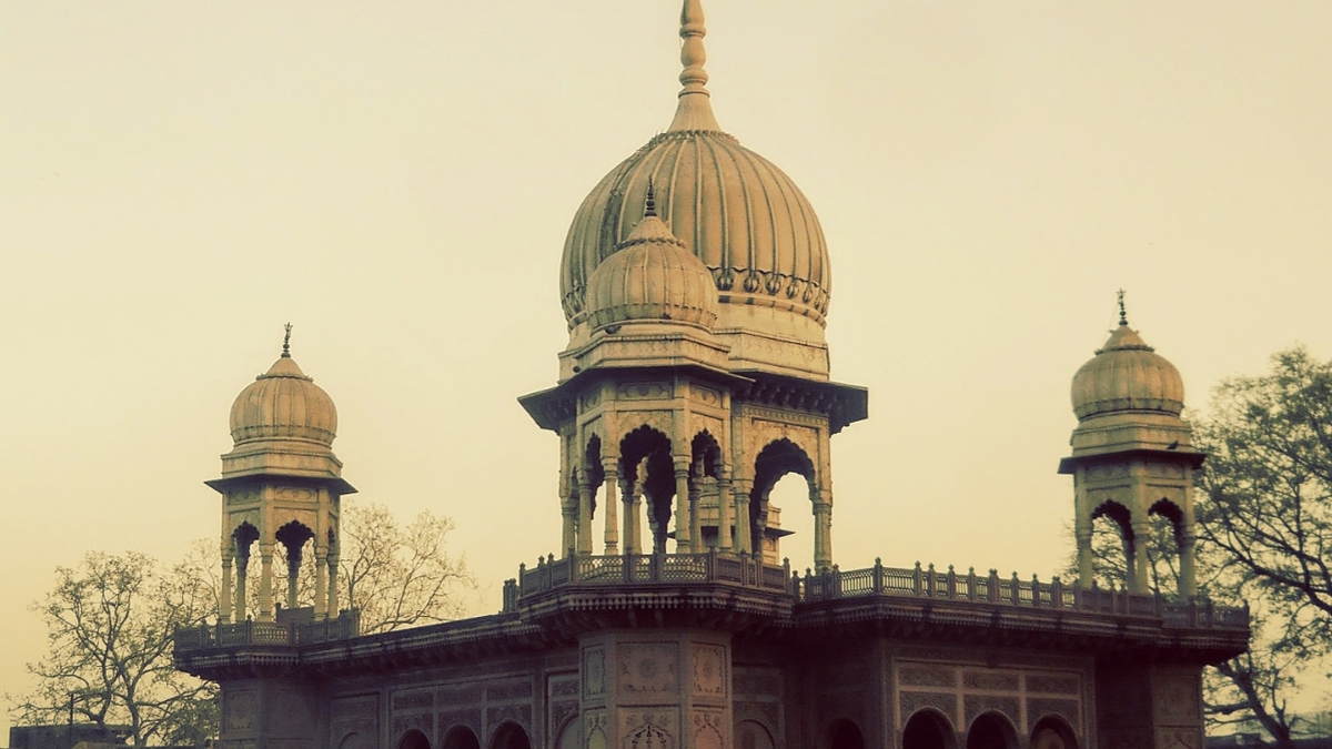 हाथरस: ब्रजभूमि की सांस्कृतिक मिट्टी में बसा इतिहास, साहित्य और शिल्प का नगर
पश्चिमी उत्तर प्रदेश के